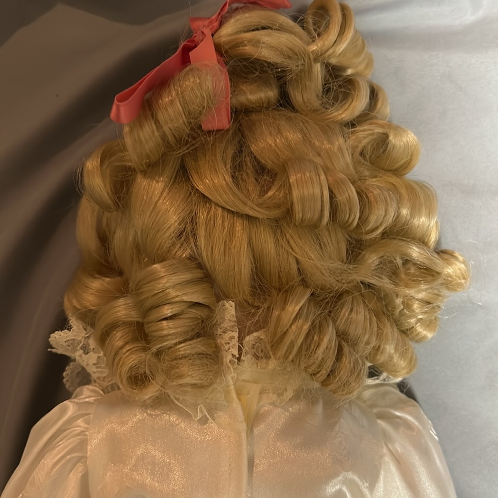 Beautiful Doll - Picture 5 of 10